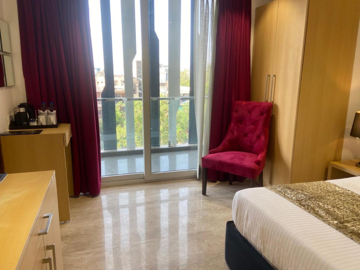 Hotel Malbork Inn Rajouri Garden Delhi - Couple Friendly Local Ids Accepted New Delhi Buitenkant foto