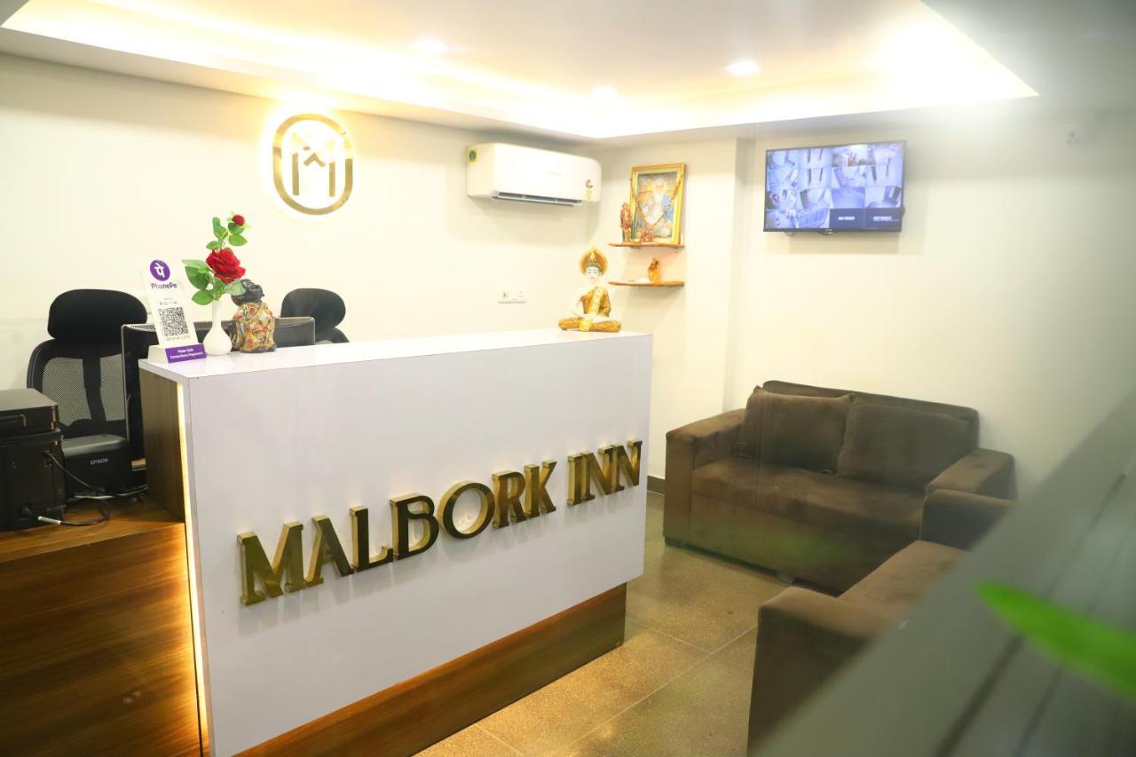 Hotel Malbork Inn Rajouri Garden Delhi - Couple Friendly Local Ids Accepted New Delhi Buitenkant foto